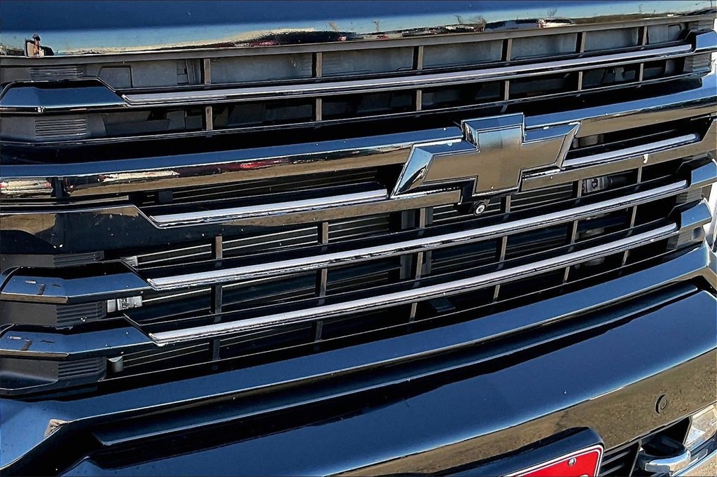 Used 2021 Chevrolet Silverado 2500 High Country w/ Z71 Off-Road Package image 32