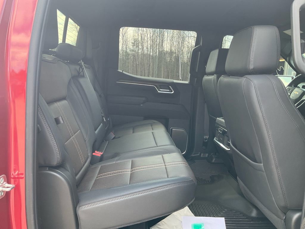 Used 2025 Chevrolet Silverado 1500 High Country w/ Technology Package image 13