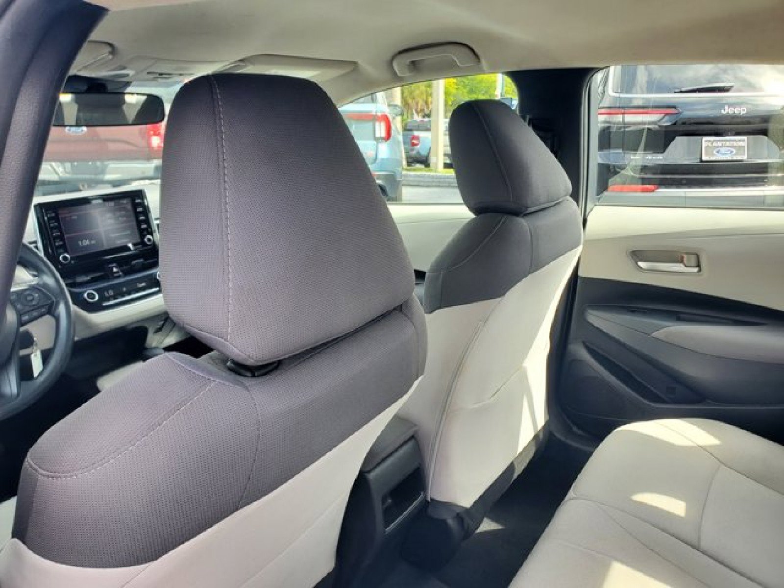 Used 2021 Toyota Corolla LE image 24