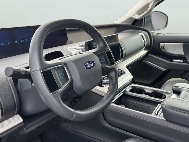 Certified 2025 Ford Expedition Active AWD/4WD image 9