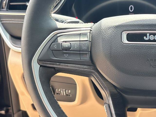 Used 2023 Jeep Grand Cherokee L Limited RWD image 20
