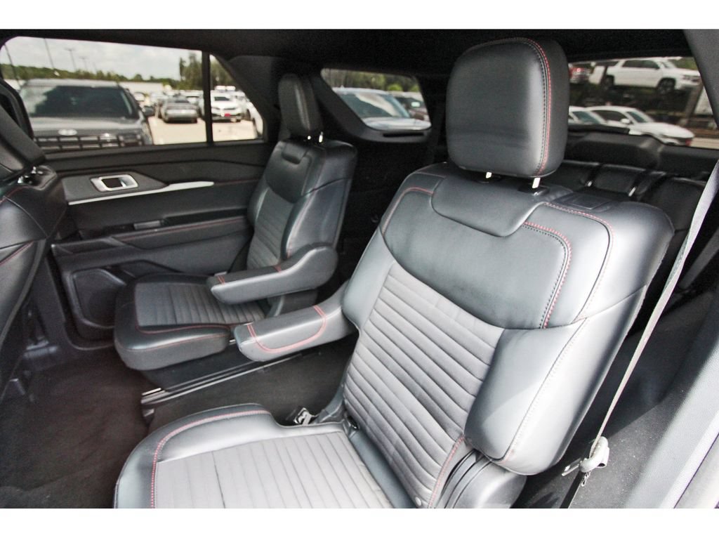 Certified 2025 Ford Explorer ST-Line w/ Premium Package RWD image 13