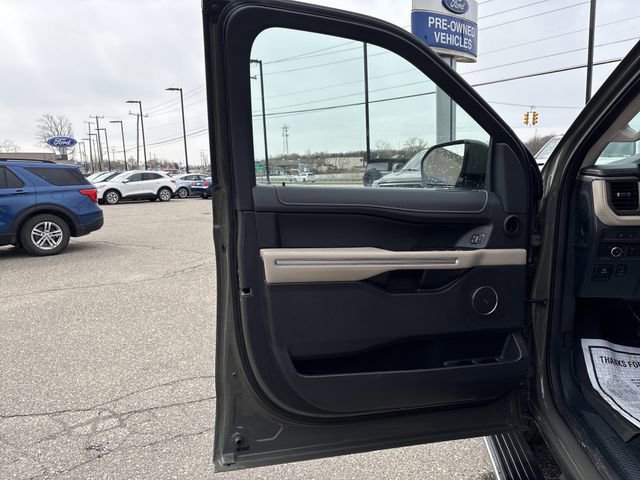 Certified 2024 Ford Expedition Limited image 21
