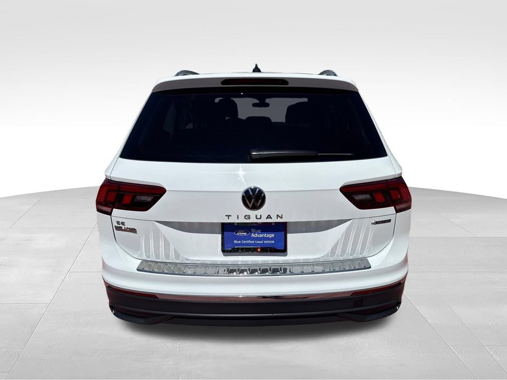 Used 2024 Volkswagen Tiguan SE w/ Panoramic Sunroof Package AWD/4WD image 8