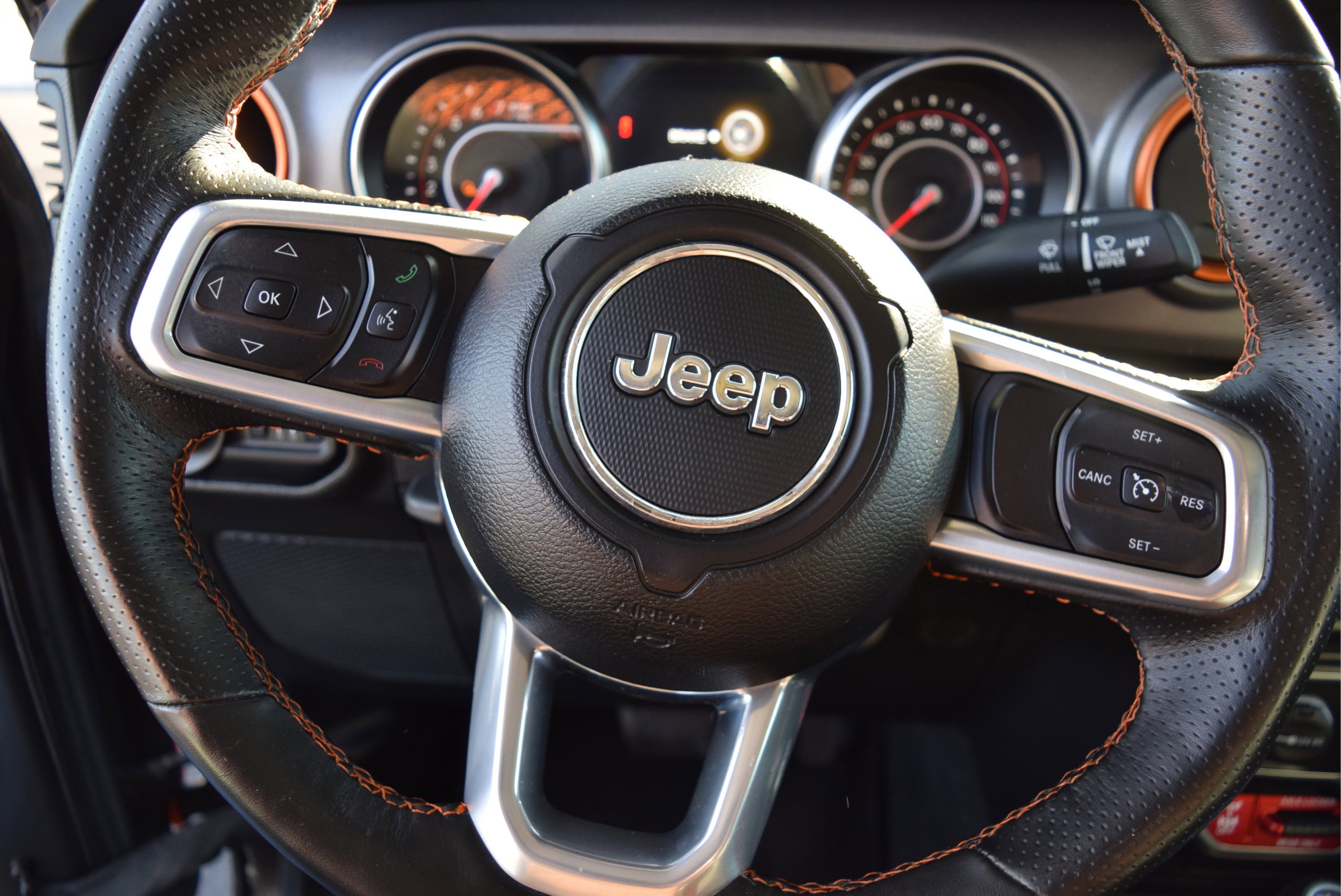 Used 2022 Jeep Gladiator Mojave w/ Cold Weather Group image 11