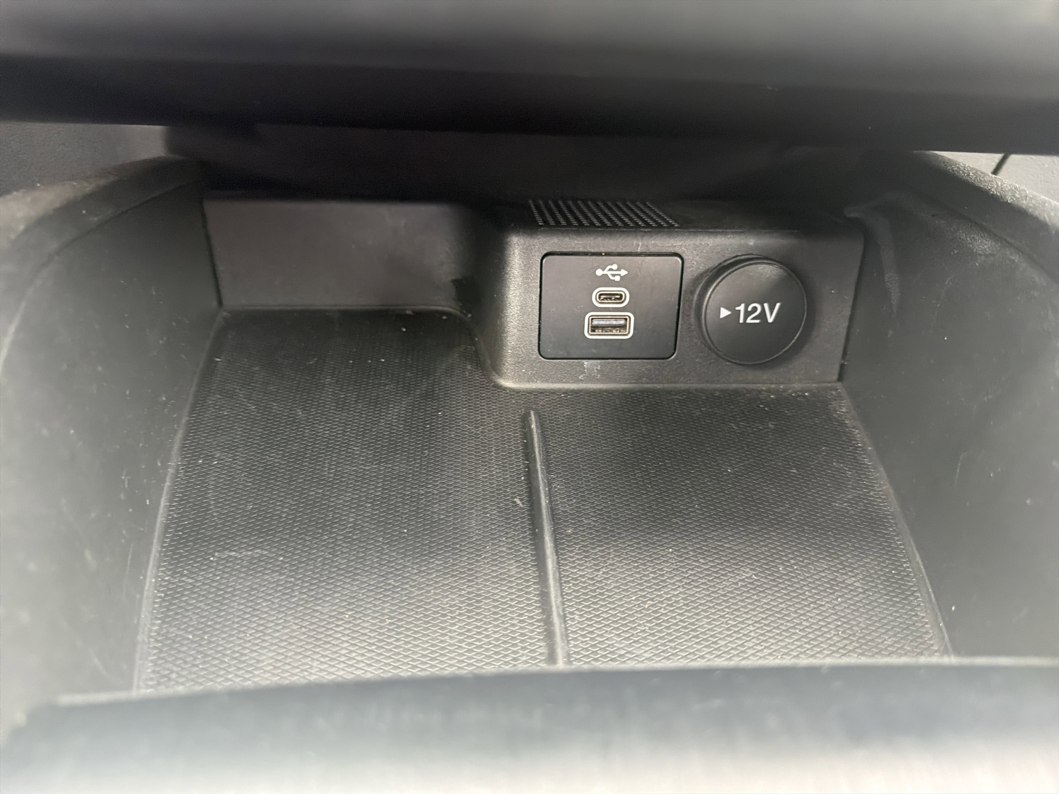 Certified 2025 Ford Escape ST-Line Select AWD/4WD image 29