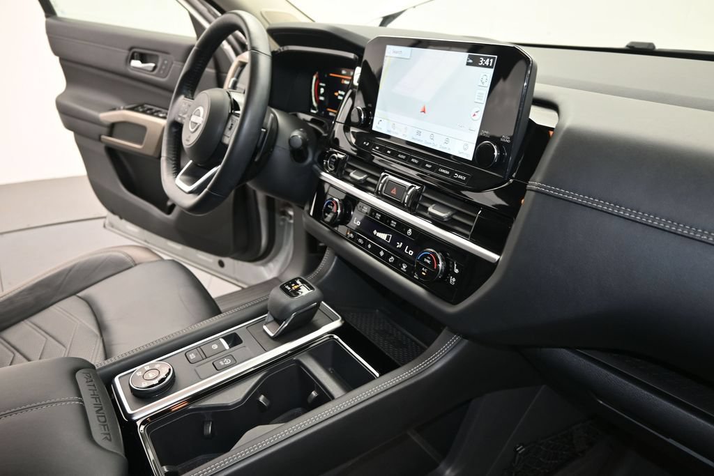 Used 2023 Nissan Pathfinder Platinum AWD/4WD image 12