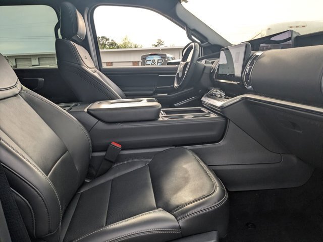 Certified 2025 Ford Expedition Max Platinum w/ Stealth Appearance Package AWD/4WD image 39