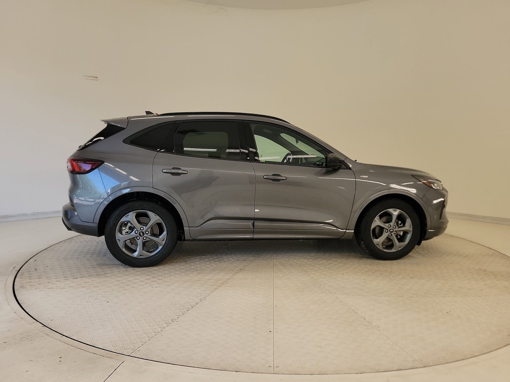 Certified 2023 Ford Escape ST-Line w/ Tech Pack #1 image 6