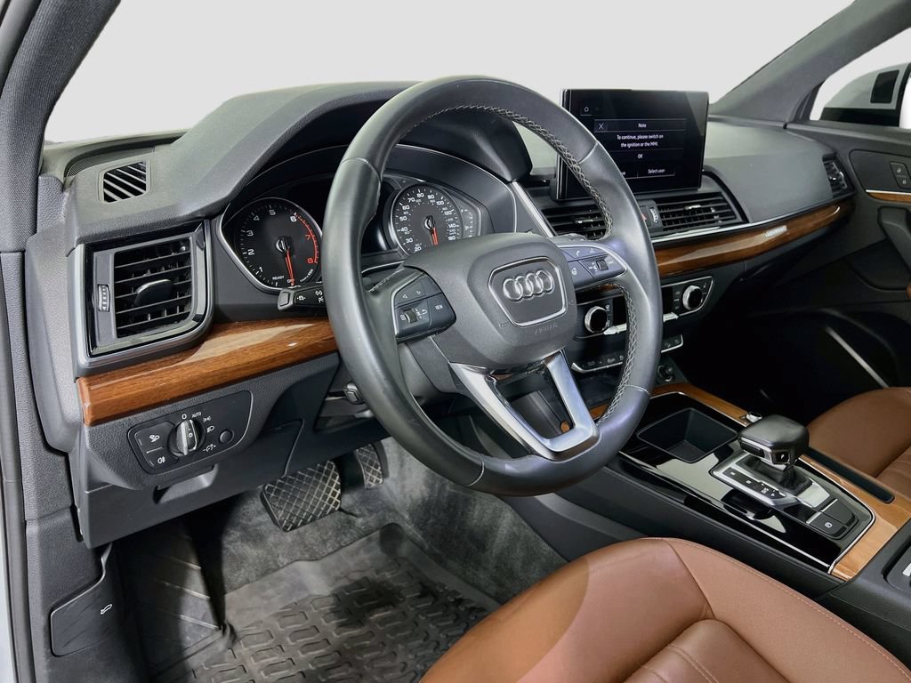 Used 2021 Audi Q5 2.0T Premium w/ Convenience Package AWD/4WD image 9
