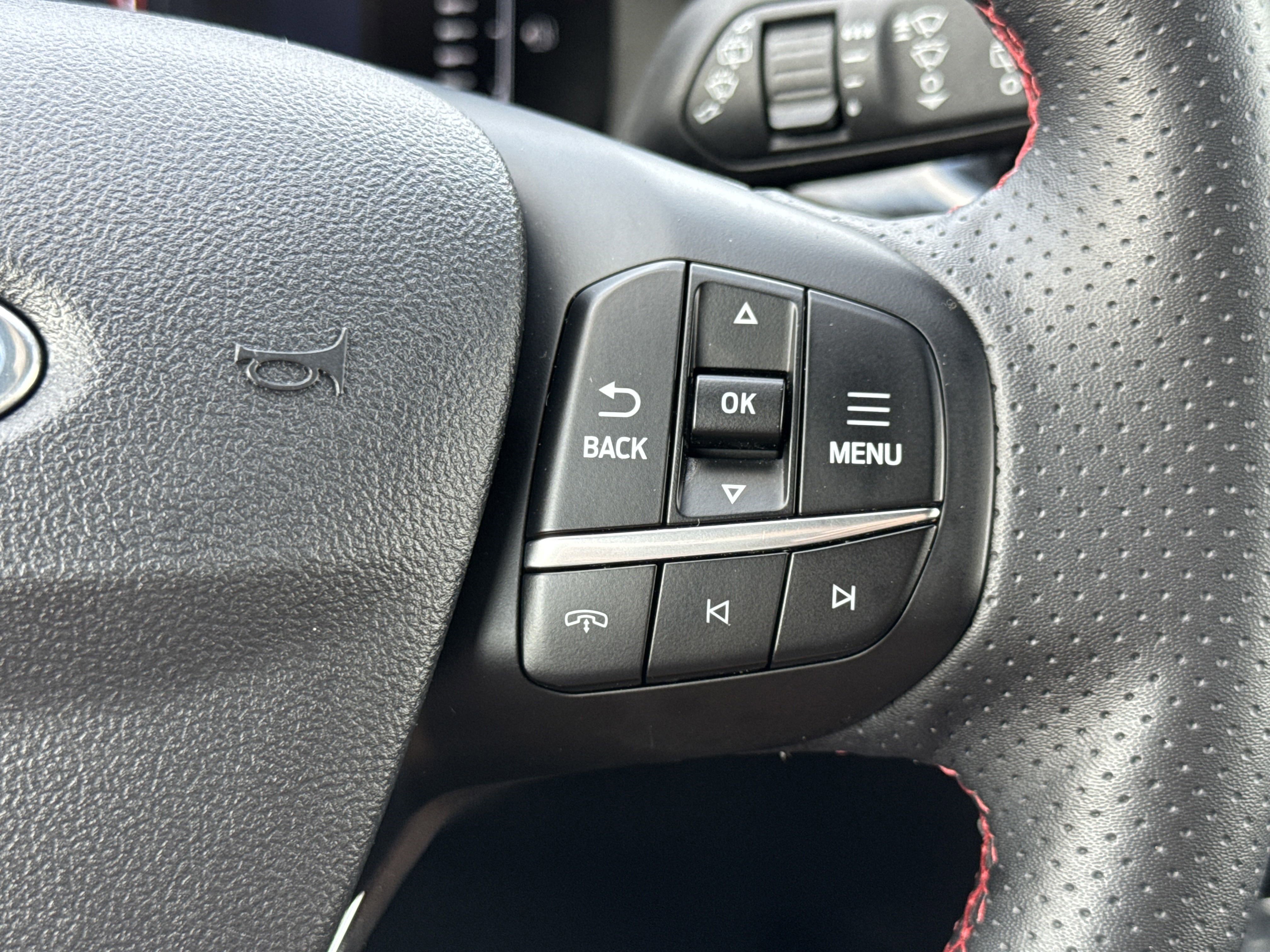 Certified 2024 Ford Escape ST-Line w/ Tech Pack #1 image 17