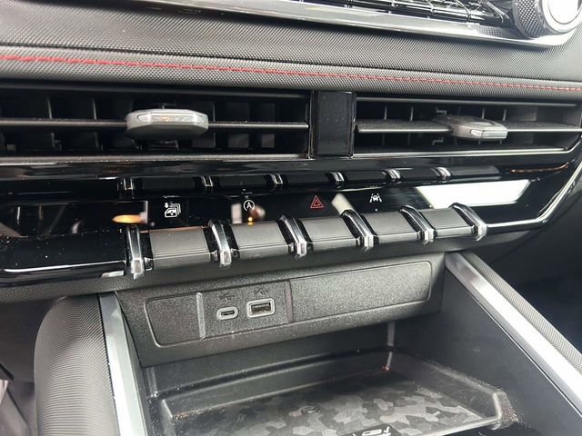 Used 2025 Chevrolet Colorado Z71 w/ Z71 Convenience Package 2 image 25