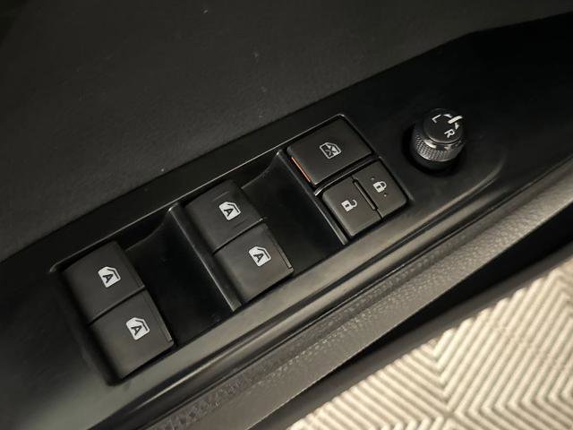 Used 2020 Toyota Camry LE FWD image 13