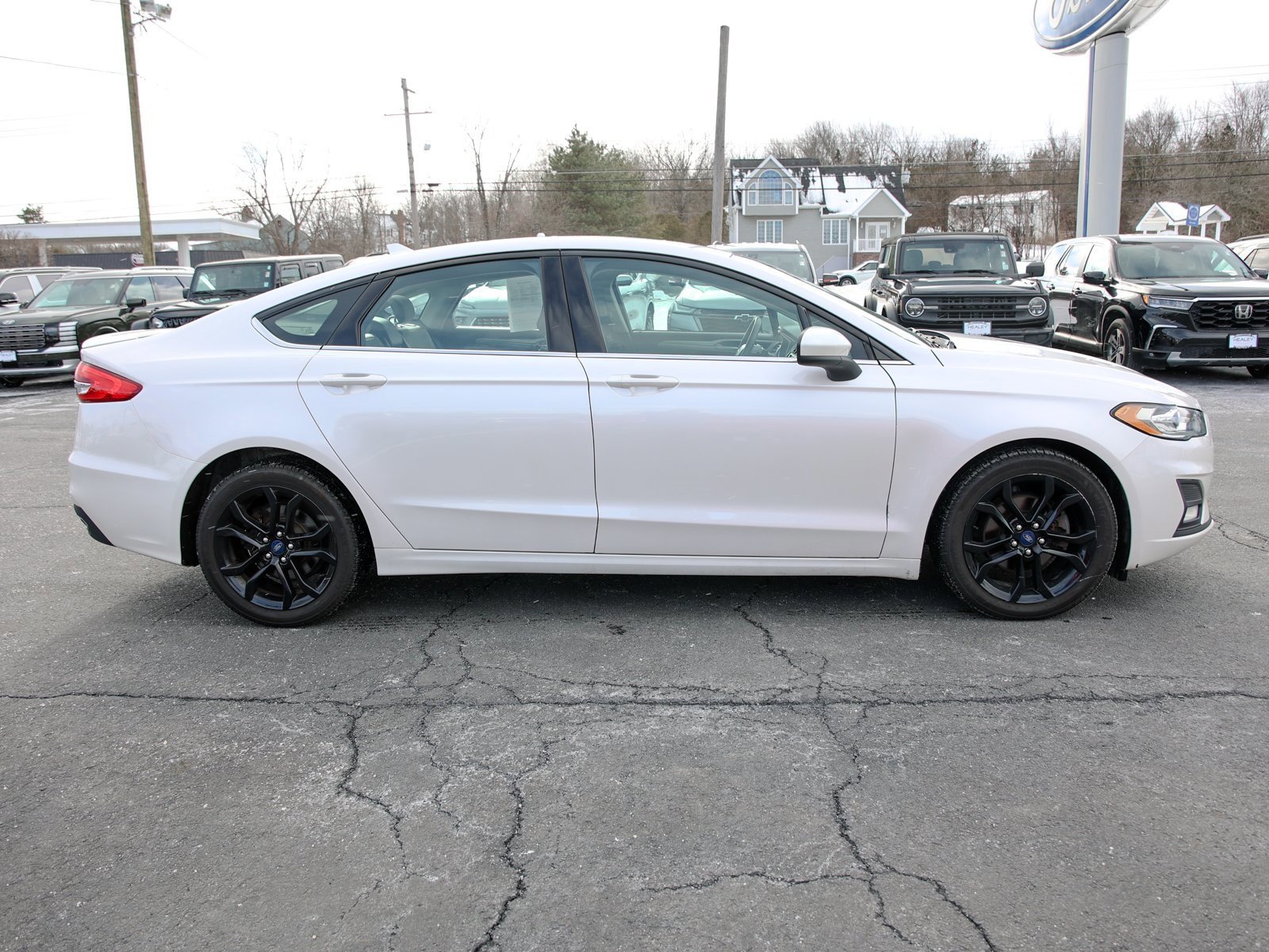 Certified 2019 Ford Fusion SE w/ Equipment Group 151A image 2