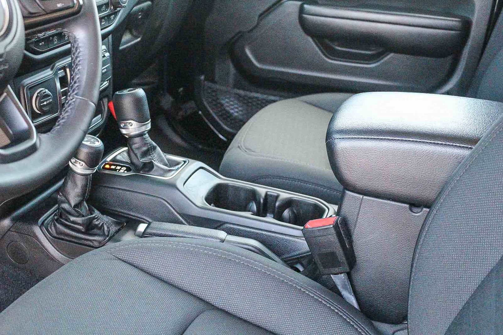 Used 2021 Jeep Wrangler Unlimited Sport AWD/4WD image 19