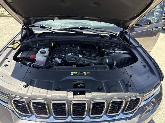 Used 2024 Jeep Grand Cherokee Laredo X RWD image 30