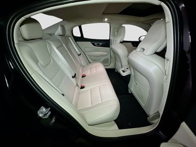 Used 2022 Volvo S60 B5 Momentum w/ Premium Package image 22
