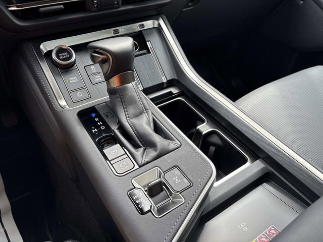 Used 2025 Lexus GX 550 w/ Accessory Package (2T) AWD/4WD image 34