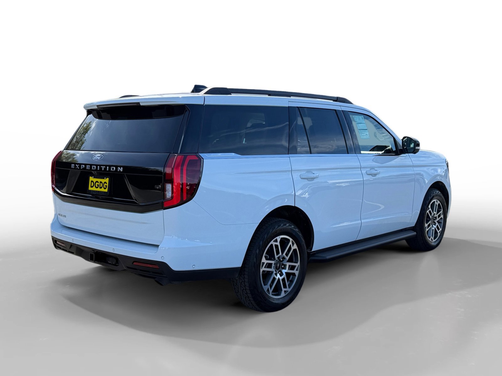 Certified 2025 Ford Expedition Active image 4