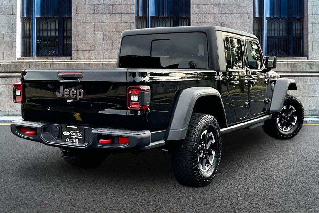 Used 2026 Jeep Gladiator Rubicon w/ Steel Power Dome Hood Package AWD/4WD image 11