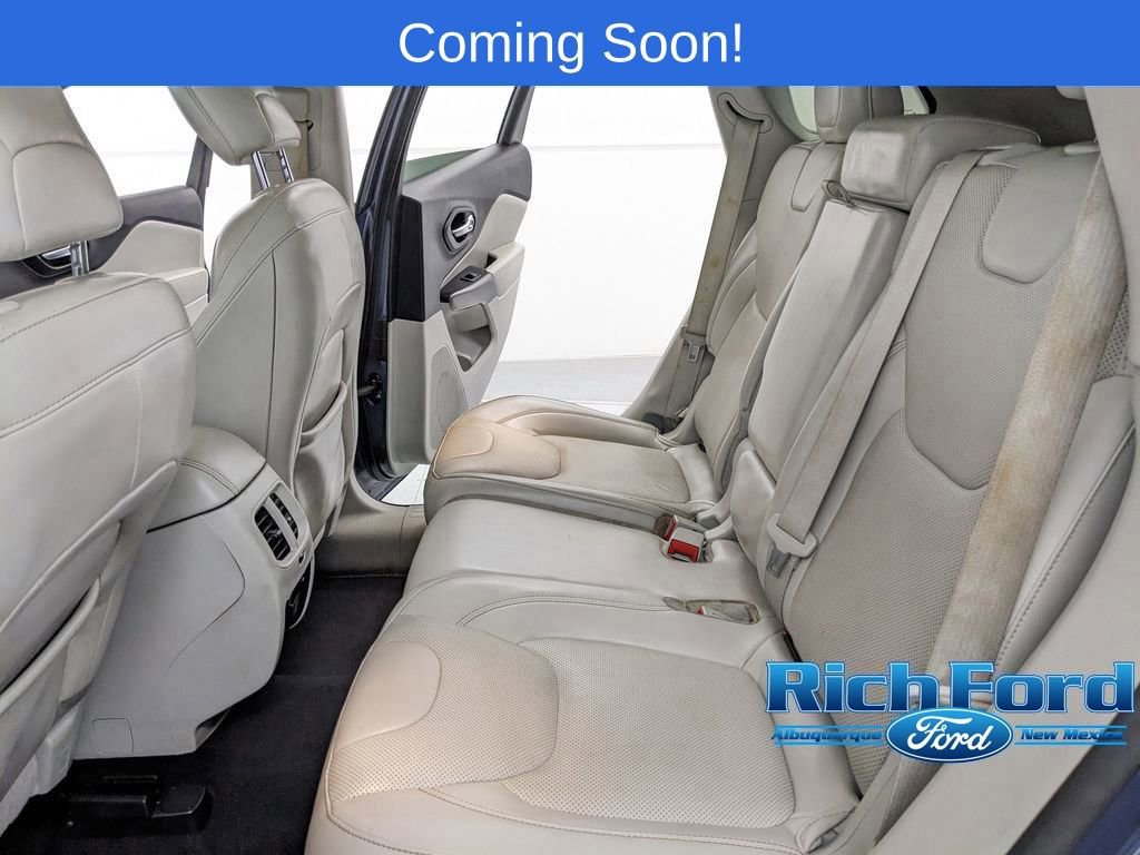 Used 2021 Jeep Cherokee Limited w/ Elite Package FWD image 17