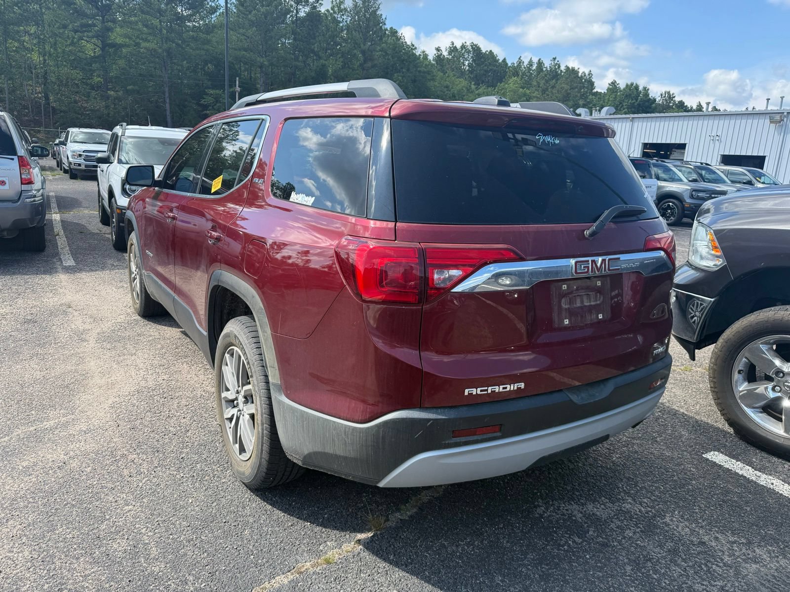 Used 2017 GMC Acadia SLE AWD/4WD image 5