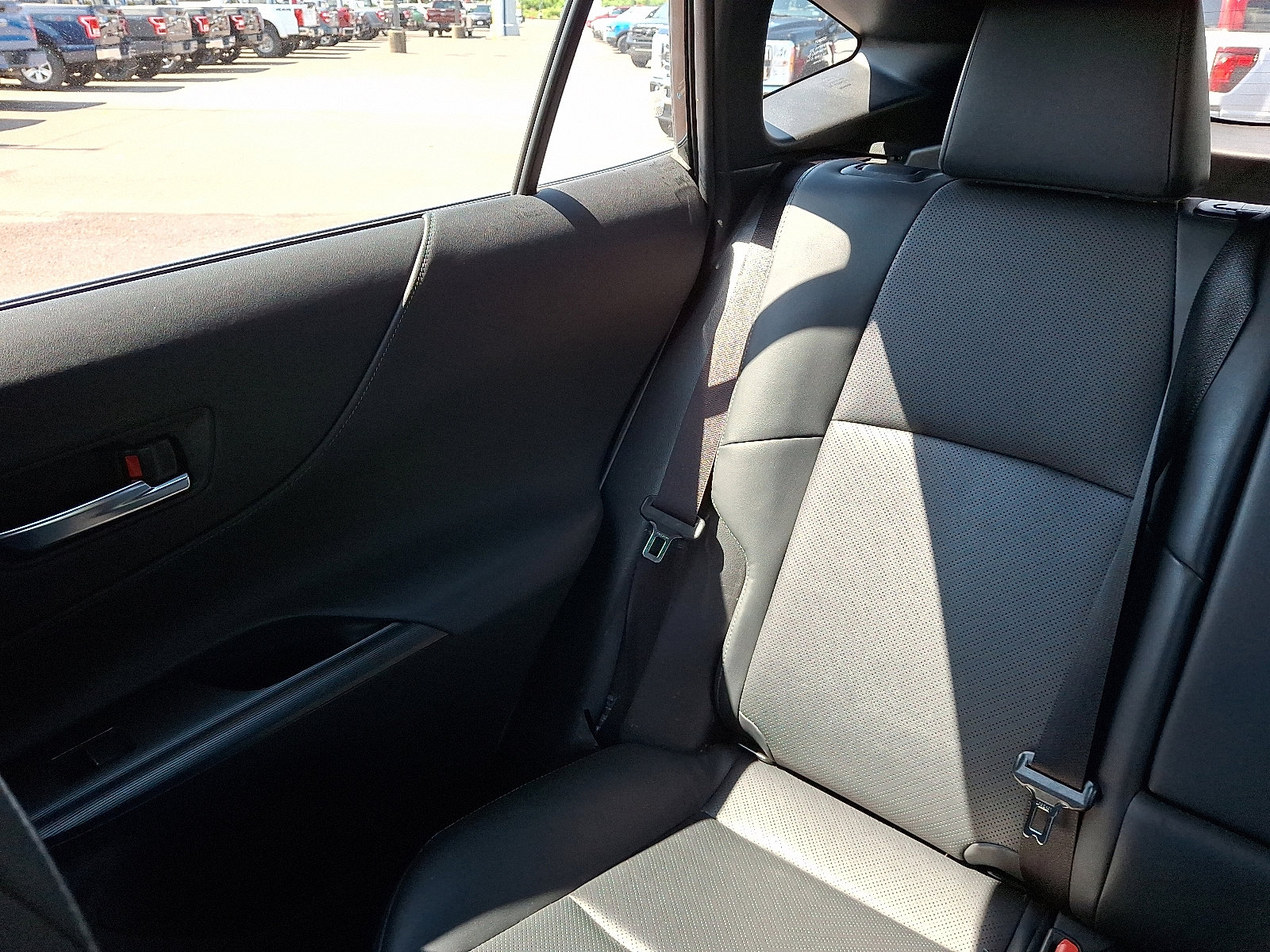 Used 2021 Toyota Venza XLE image 18