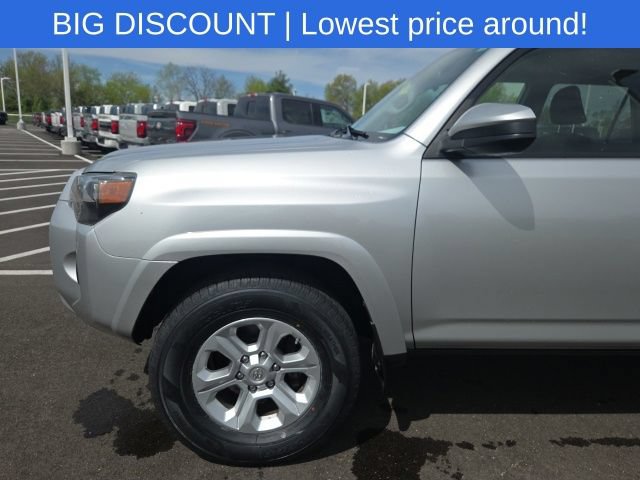 Used 2021 Toyota 4Runner SR5 AWD/4WD image 19