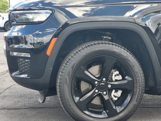 Used 2025 Jeep Grand Cherokee L Limited w/ Black Appearance Package RWD image 10