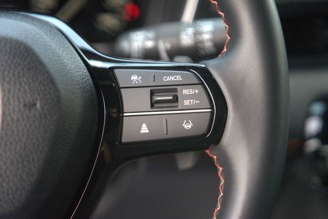 Used 2025 Honda Pilot Sport image 23
