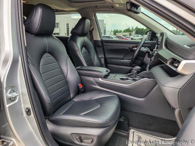 Used 2023 Toyota Highlander XLE image 37