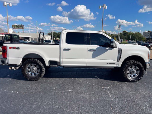 Certified 2024 Ford F250 Lariat w/ Lariat Ultimate Package AWD/4WD image 8