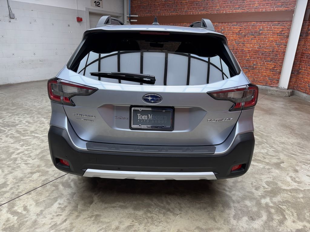 Used 2024 Subaru Outback Limited AWD/4WD image 4