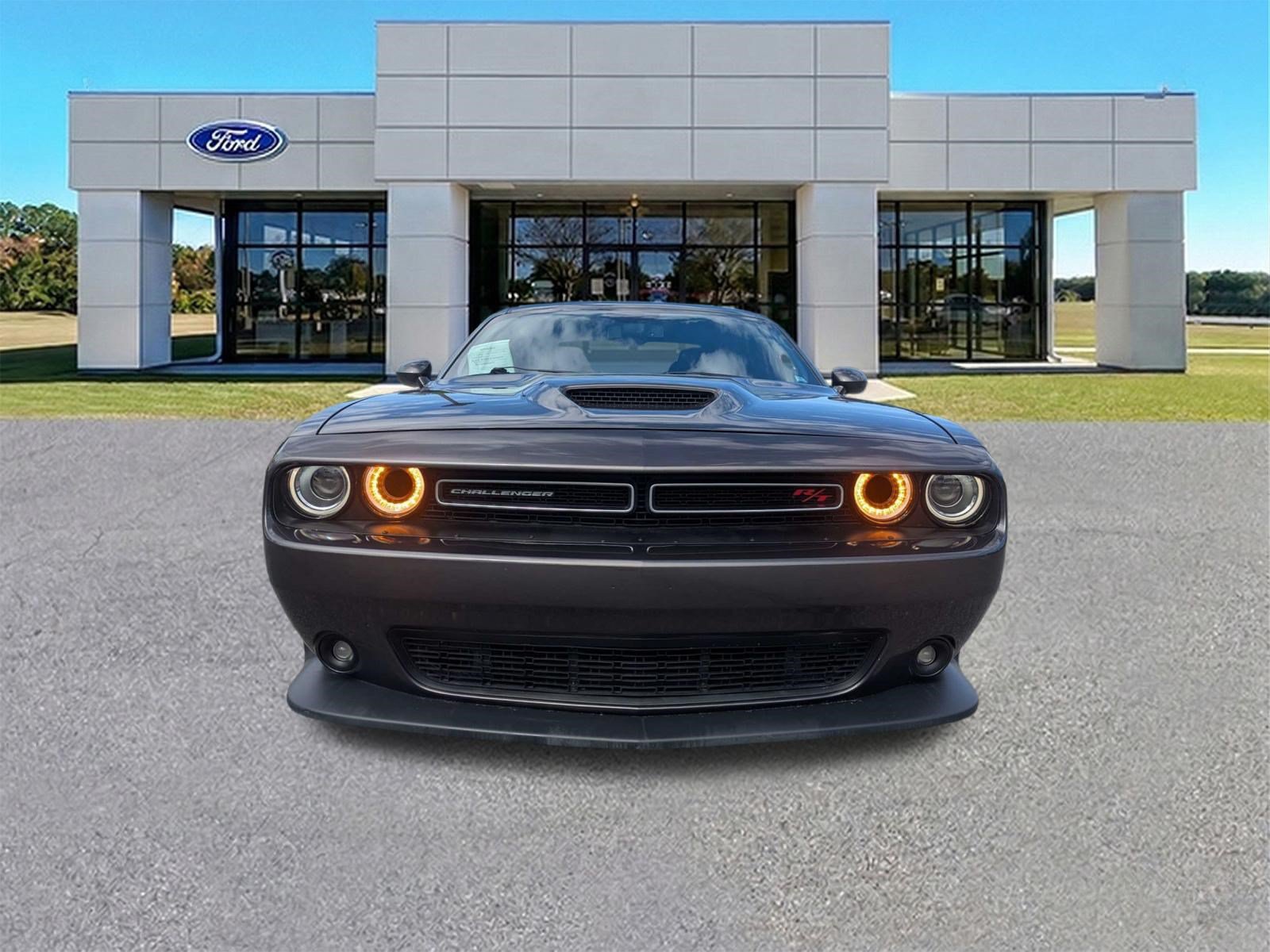 Used 2019 Dodge Challenger R/T RWD image 9