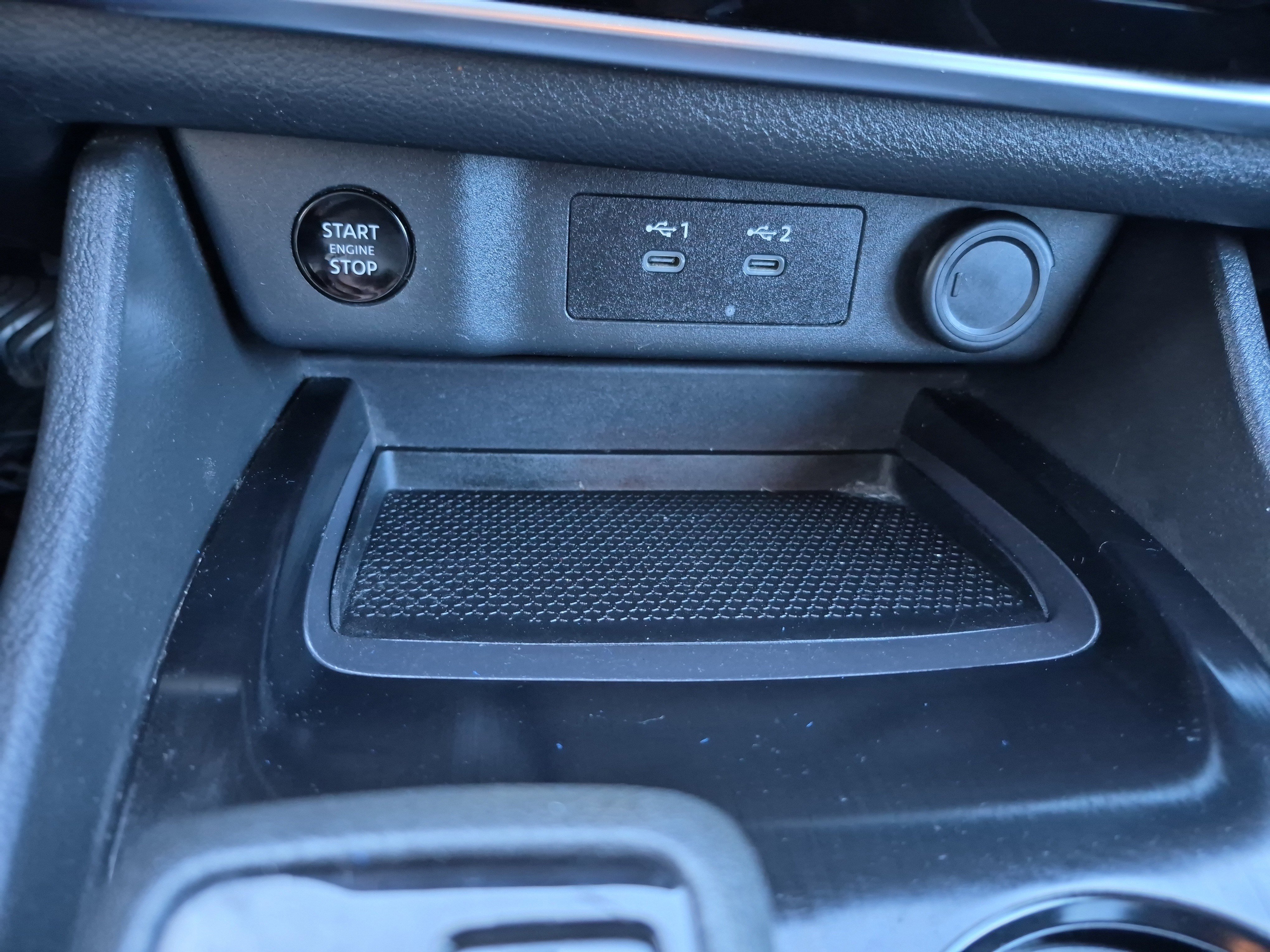 Used 2024 Nissan Rogue S image 26