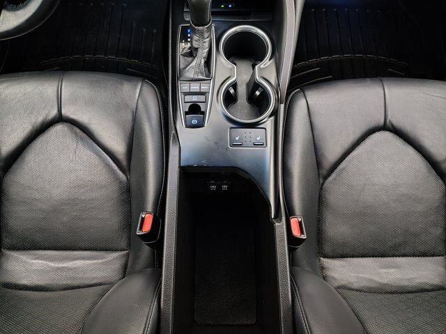 Used 2018 Toyota Camry XSE FWD image 31