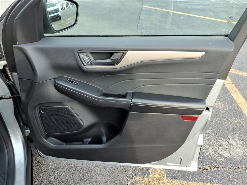 Certified 2022 Ford Escape SE image 12