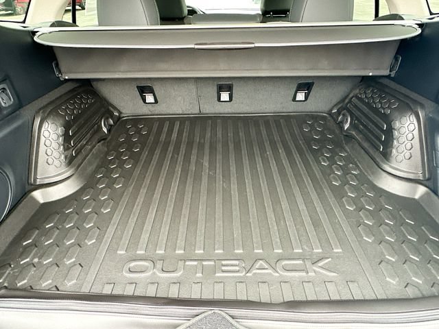 Used 2024 Subaru Outback Onyx Edition AWD/4WD image 36