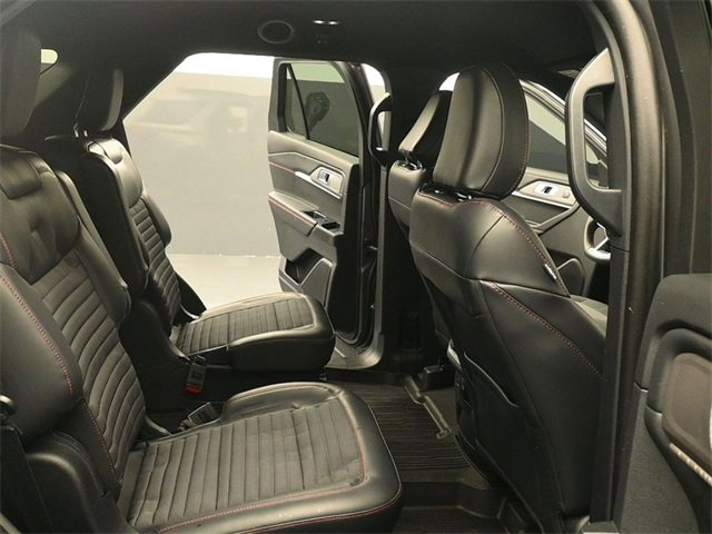 Certified 2025 Ford Explorer ST-Line w/ Premium Package image 17