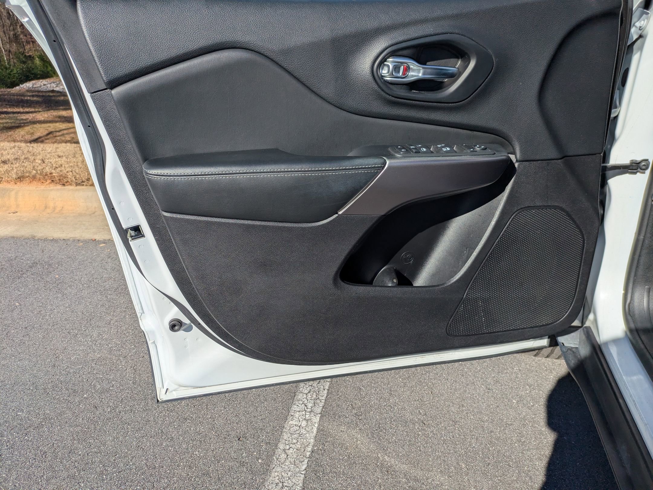 Used 2021 Jeep Cherokee Latitude Lux w/ Trailer Tow Group image 10