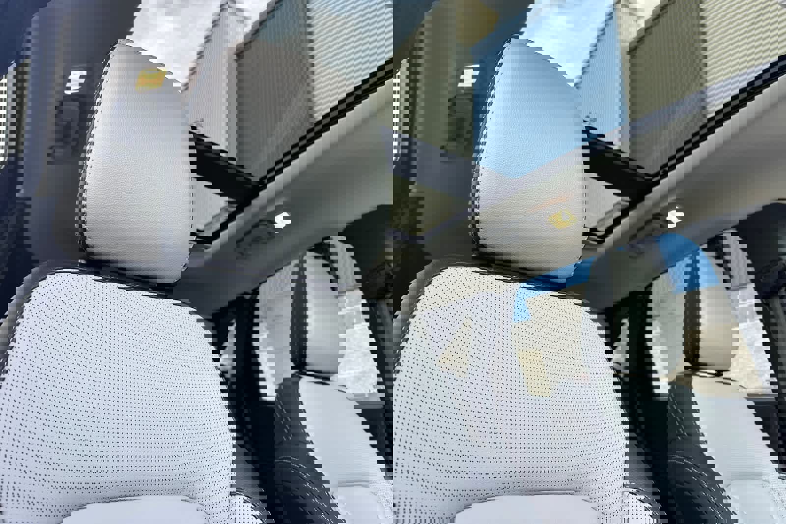 Certified 2025 Ford Escape SE w/ PHEV Premium Package image 17