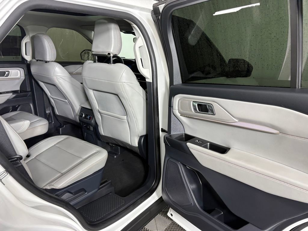 Certified 2025 Ford Explorer Active w/ Active Comfort Package AWD/4WD image 37