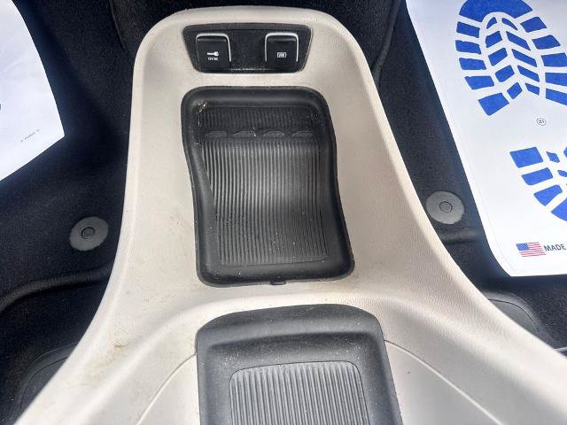 Used 2020 Chrysler Pacifica Touring-L FWD image 25