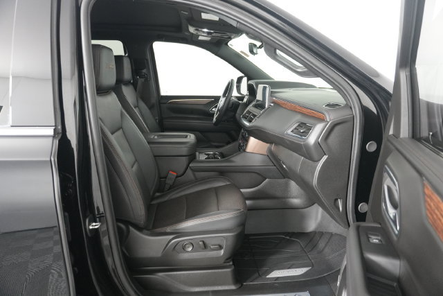 Used 2024 Chevrolet Tahoe High Country AWD/4WD image 36