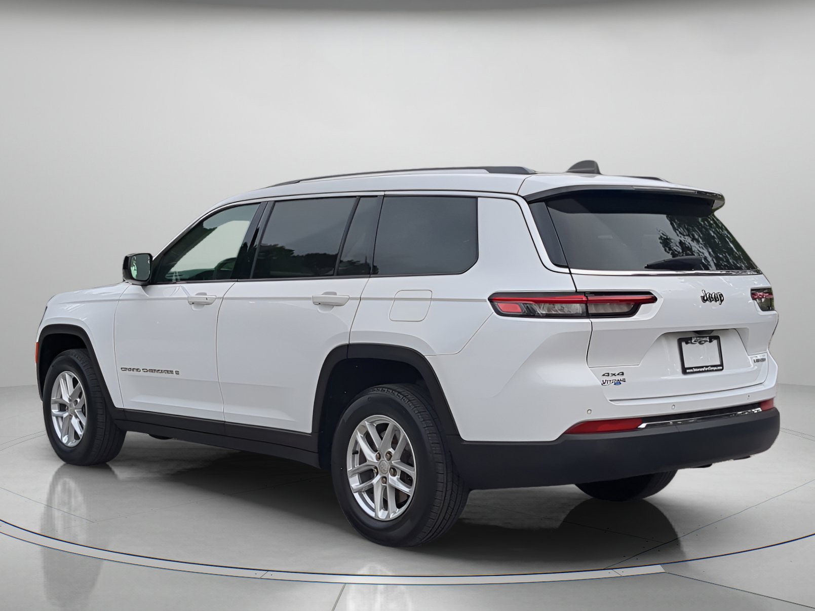 Used 2024 Jeep Grand Cherokee L Laredo AWD/4WD image 42