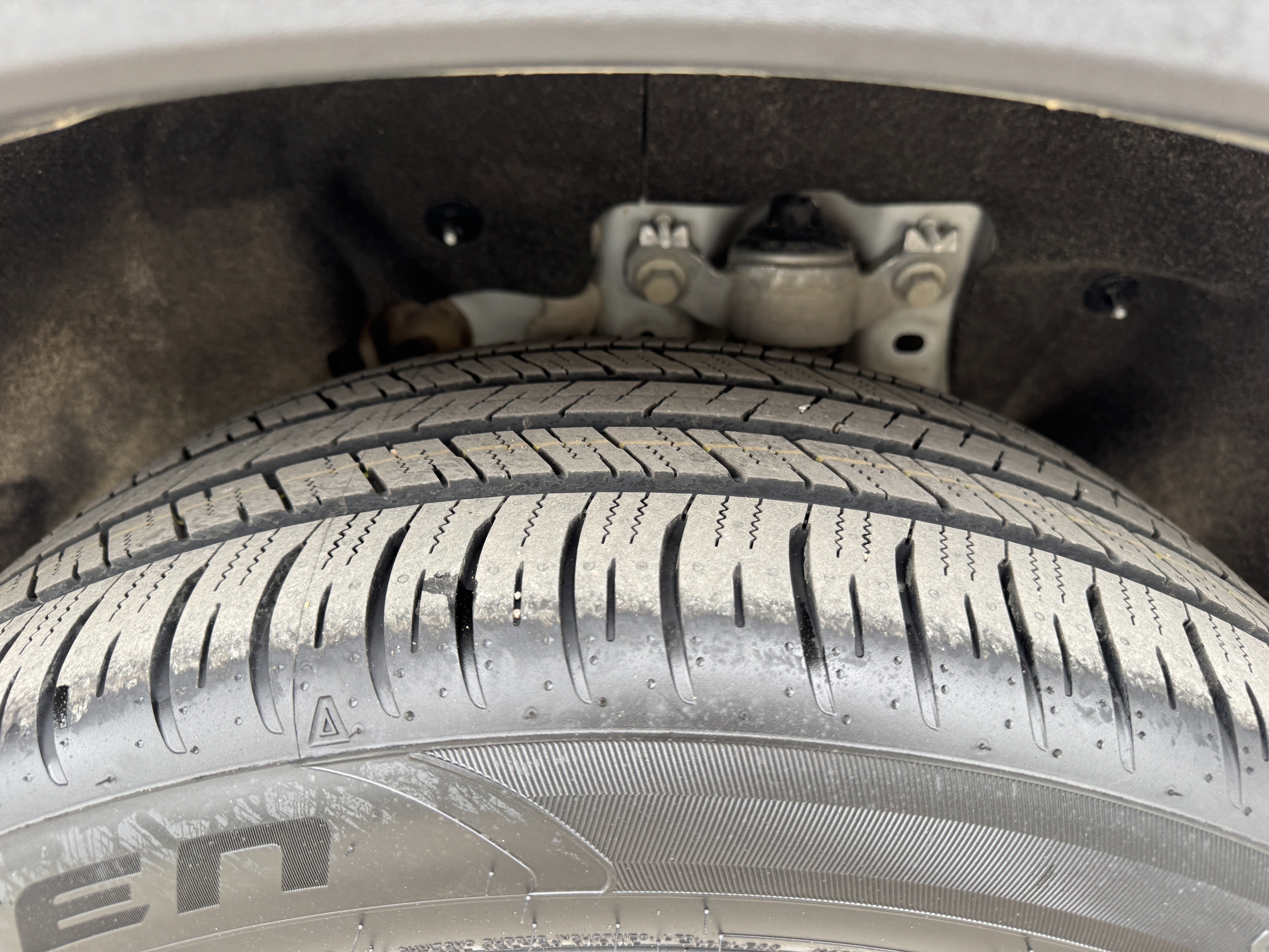 Certified 2024 Ford Explorer Platinum w/ Technology Package image 21