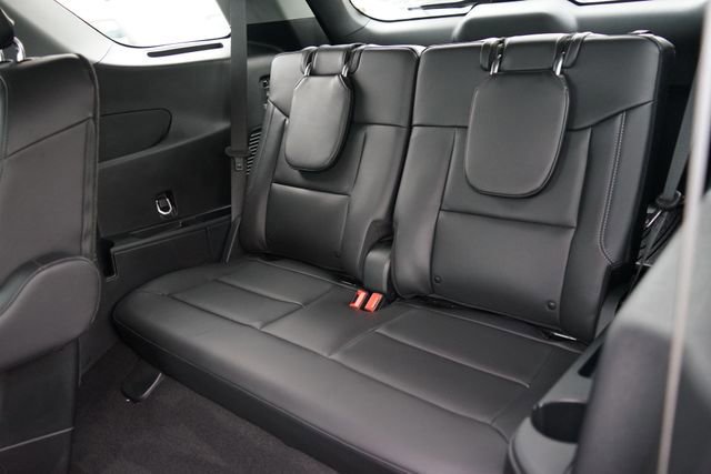 Certified 2024 Ford Explorer XLT w/ Equipment Group 202A image 8