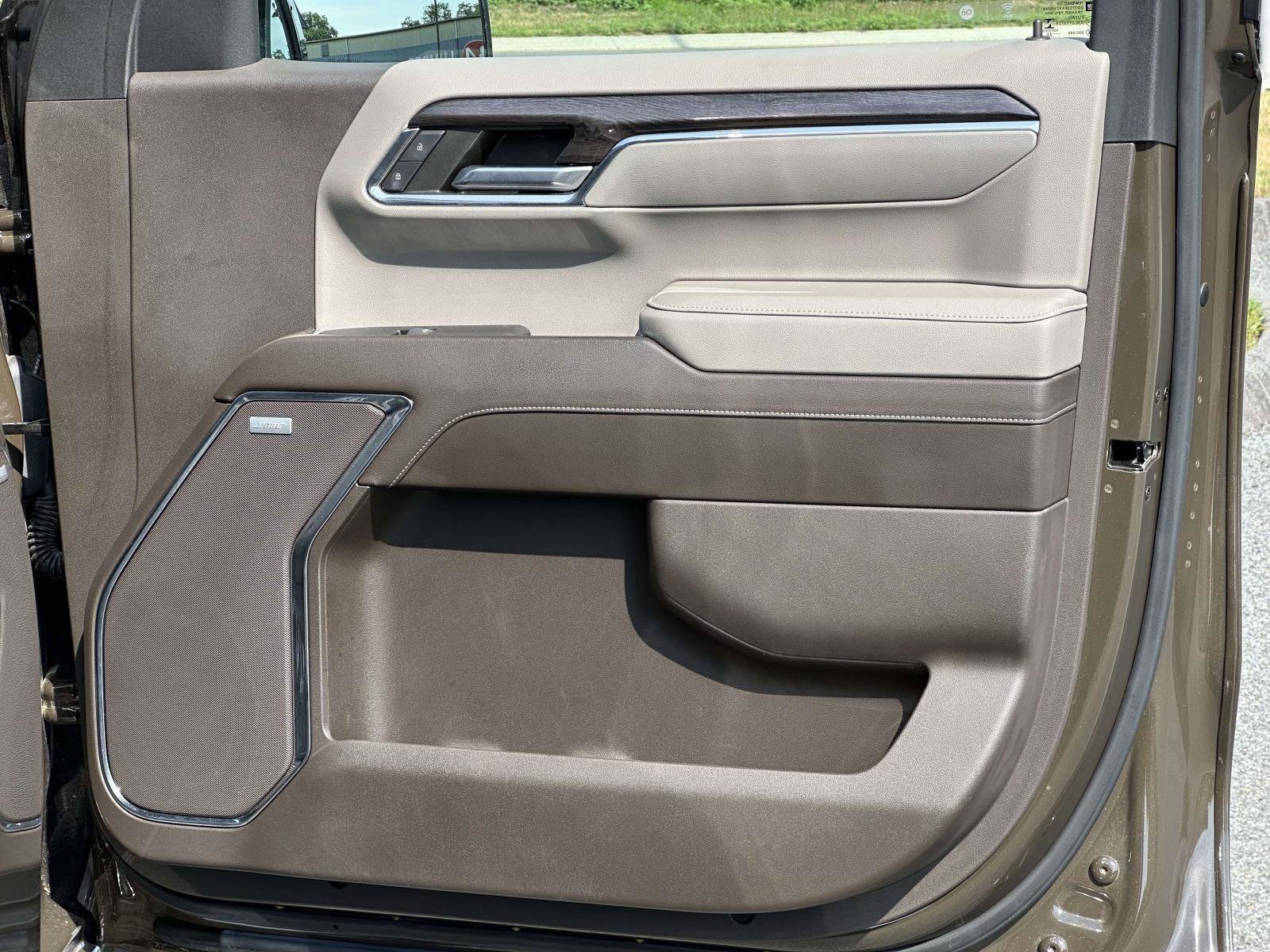 Used 2023 Chevrolet Silverado 1500 LTZ AWD/4WD image 8