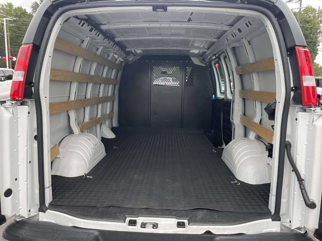 Used 2025 Chevrolet Express 2500 w/ Driver Convenience Package RWD image 12