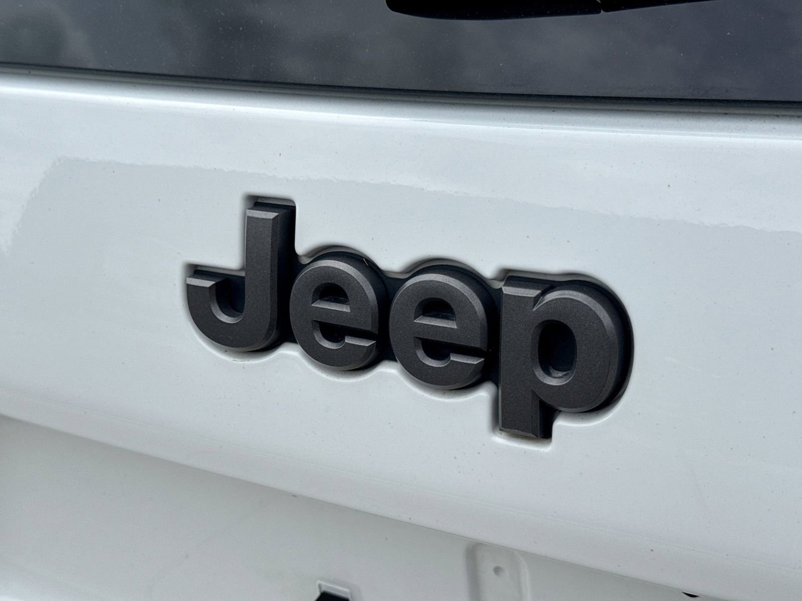 Used 2019 Jeep Cherokee Trailhawk w/ Comfort/Convenience Group AWD/4WD image 14